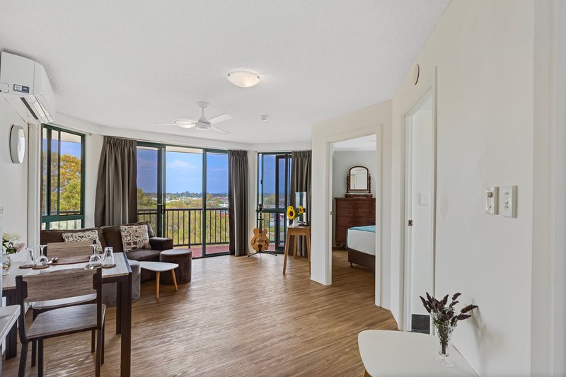 Photo - 29/104 River Esplanade, Mooloolaba QLD 4557 - Image 5