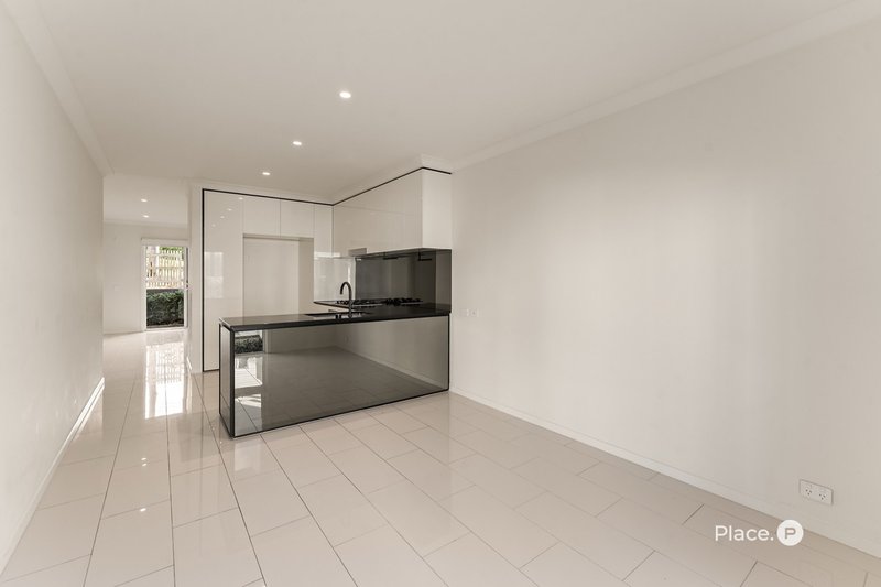 Photo - 29/120 Bunya Road, Everton Hills QLD 4053 - Image 2