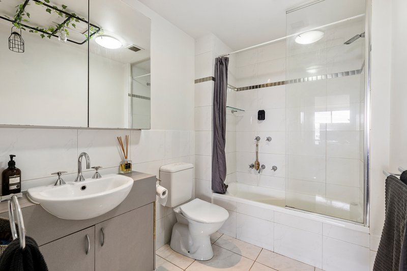 Photo - 29/1554-1556 Dandenong Road, Huntingdale VIC 3166 - Image 6