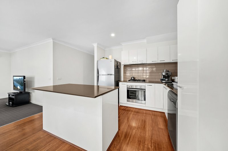 Photo - 29/17 Golden Elm Way, Lyndhurst VIC 3975 - Image 2