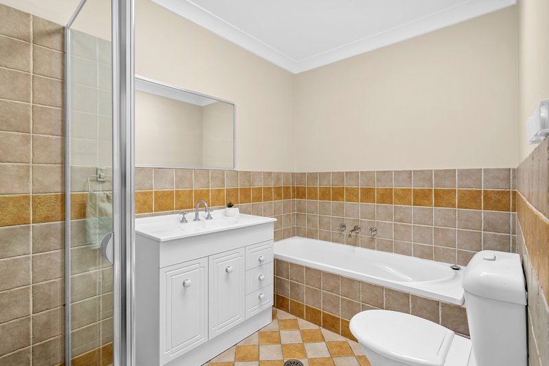 Photo - 2/92 Belmore Road, Peakhurst NSW 2210 - Image 6