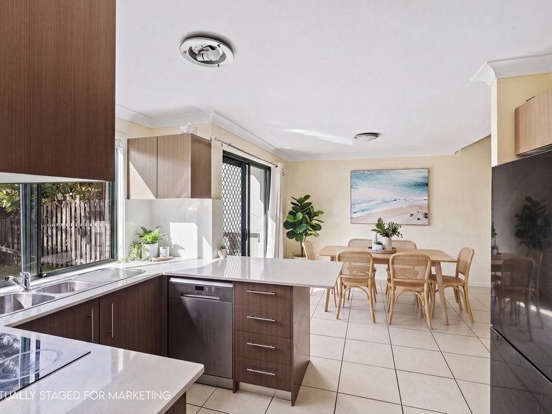 Photo - 2/92 Guineas Creek Road, Currumbin Waters QLD 4223 - Image 3