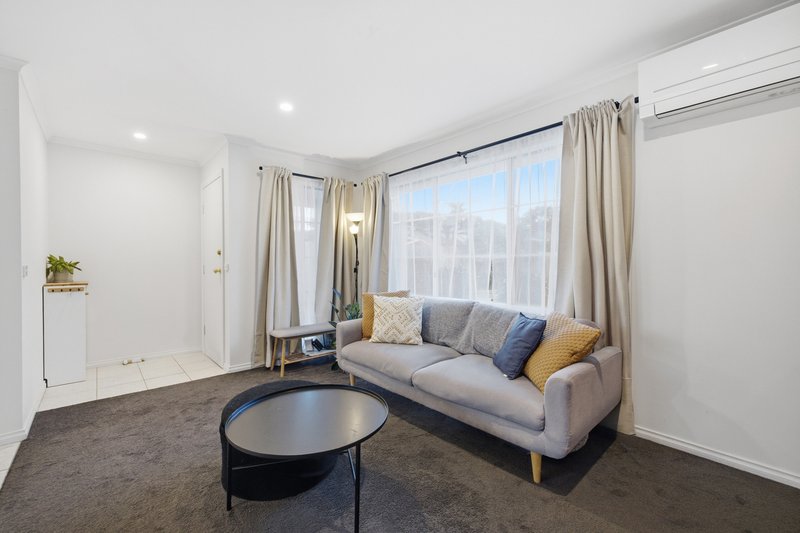 Photo - 2/92 Mountain Gate Drive, Ferntree Gully VIC 3156 - Image 3