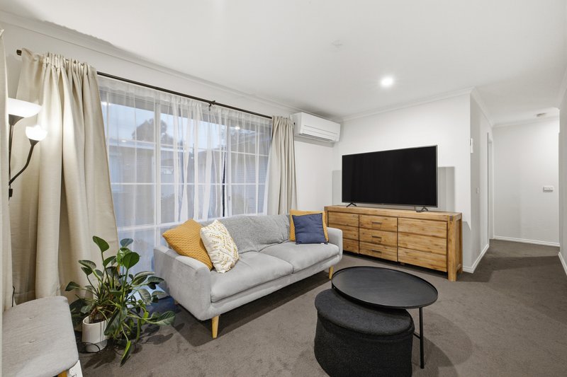 Photo - 2/92 Mountain Gate Drive, Ferntree Gully VIC 3156 - Image 4