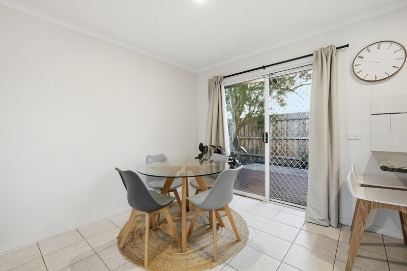 Photo - 2/92 Mountain Gate Drive, Ferntree Gully VIC 3156 - Image 5