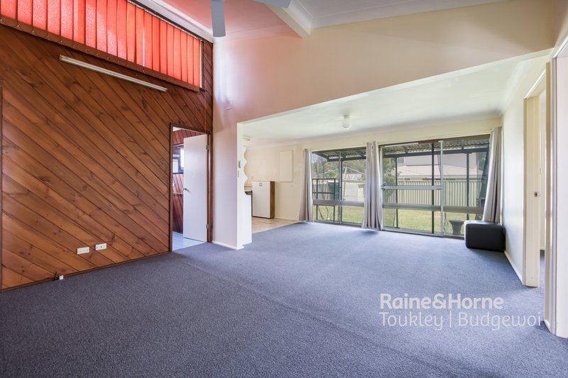 Photo - 2/92 Scenic Drive, Budgewoi NSW 2262 - Image 5