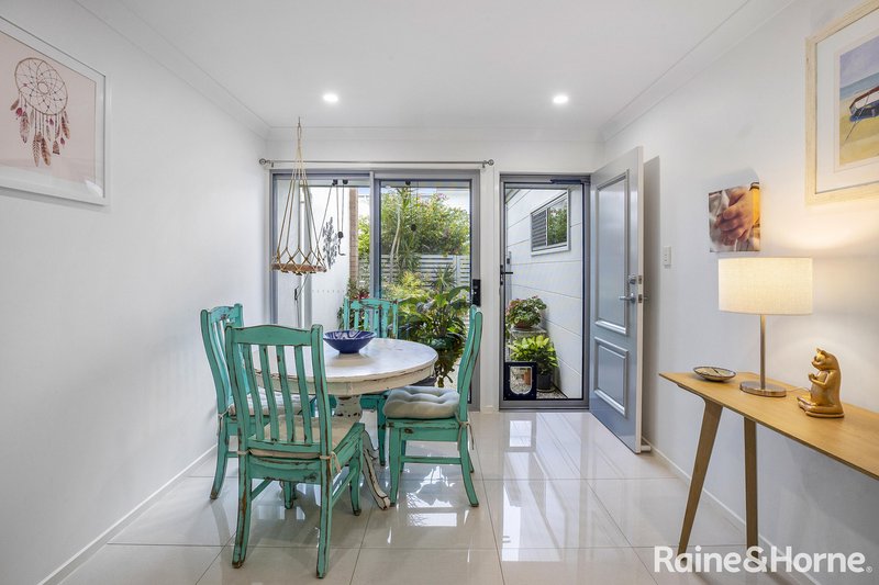 Photo - 2/92 Tanah Street, Mount Coolum QLD 4573 - Image 5