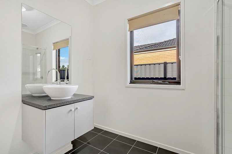 Photo - 292 Waterview Boulevard, Craigieburn VIC 3064 - Image 3