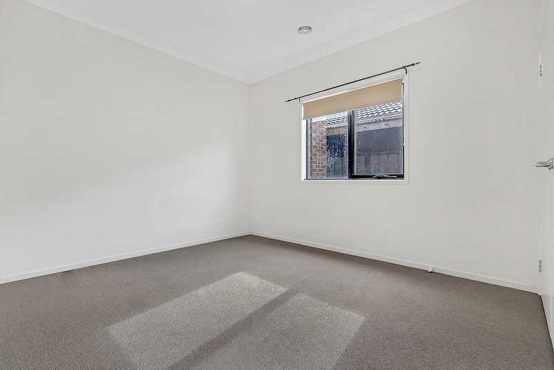 Photo - 292 Waterview Boulevard, Craigieburn VIC 3064 - Image 12