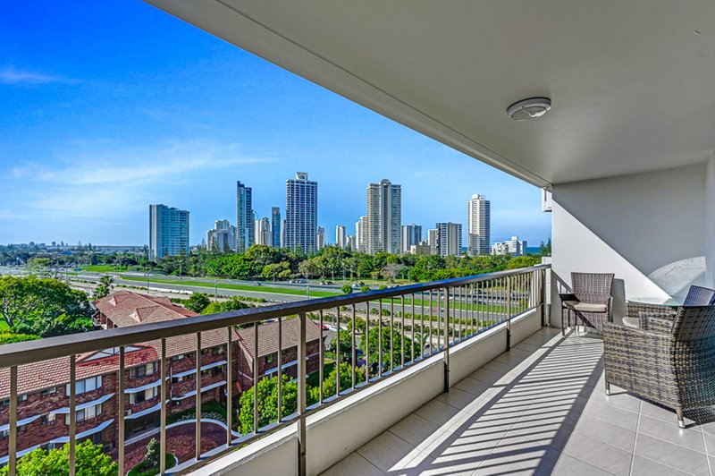 Photo - 29/20 Commodore Drive, Surfers Paradise QLD 4217 - Image 4