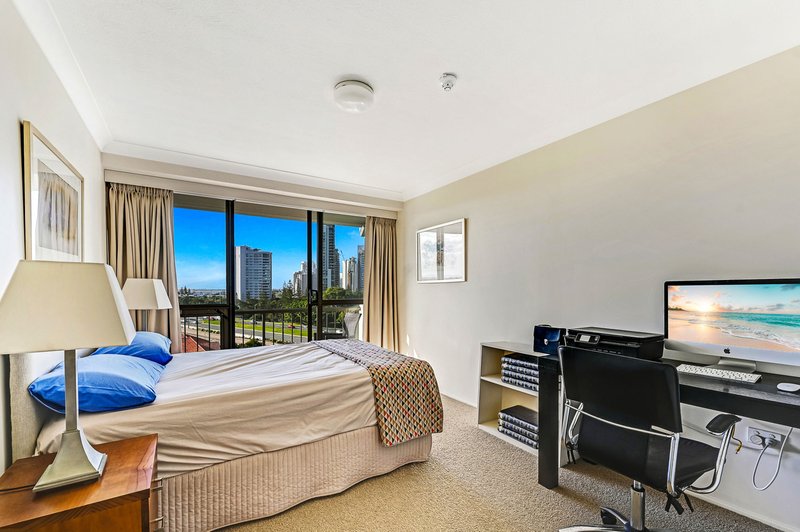 Photo - 29/20 Commodore Drive, Surfers Paradise QLD 4217 - Image 7