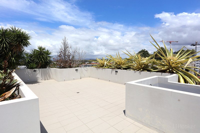 Photo - 29/22-24 Lather Street, Southport QLD 4215 - Image 17