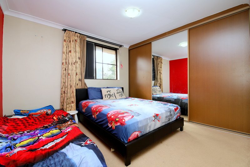 Photo - 29/22-24 Sir Joseph Banks Street, Bankstown NSW 2200 - Image 2