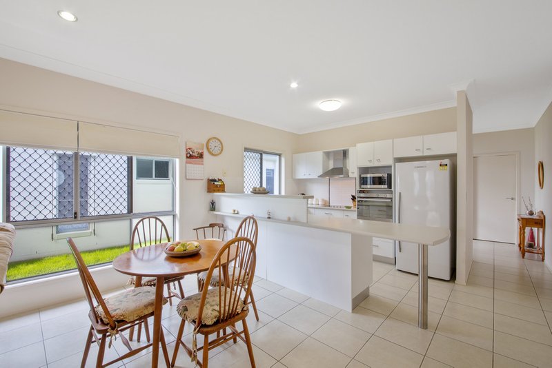 Photo - 29/239 Kawana Way, Kawana Island QLD 4575 - Image 3