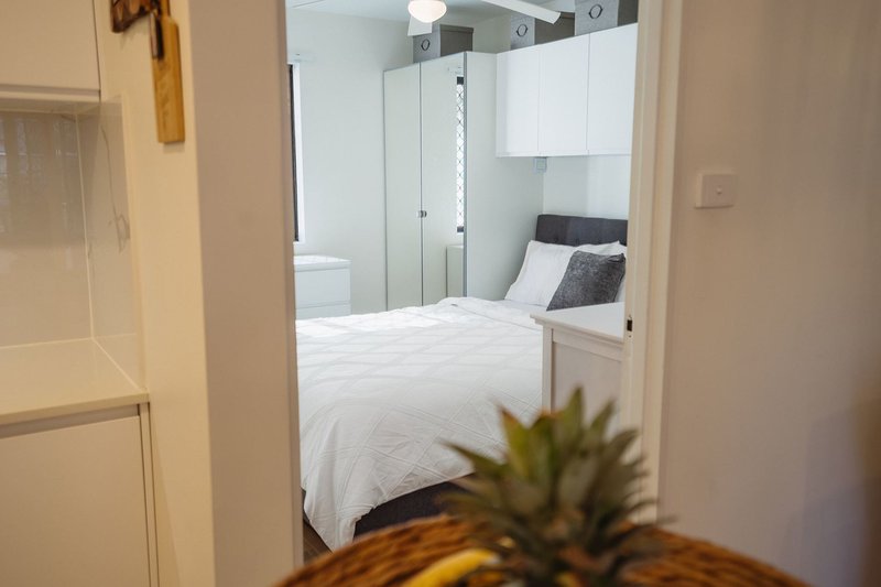 Photo - 29/24 Trickett Street, Surfers Paradise QLD 4217 - Image 7