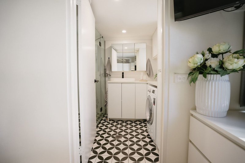 Photo - 29/24 Trickett Street, Surfers Paradise QLD 4217 - Image 9