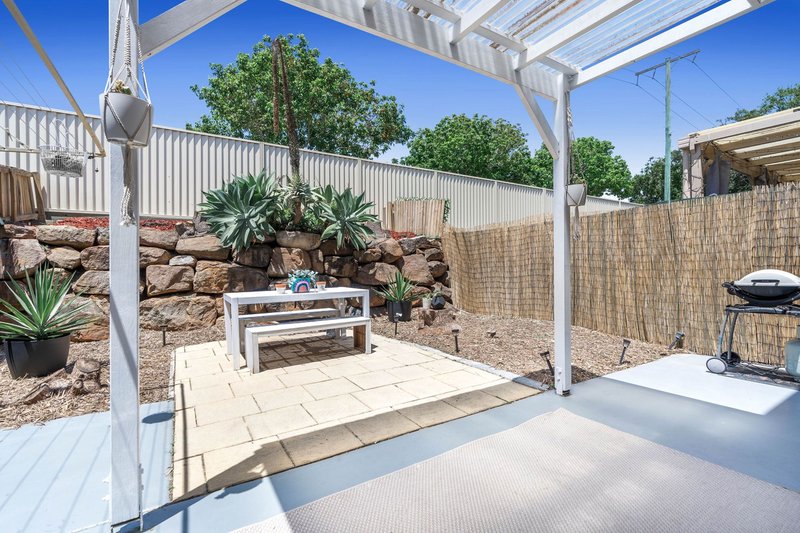 Photo - 29/27 Camille Crescent, Wynnum West QLD 4178 - Image 2