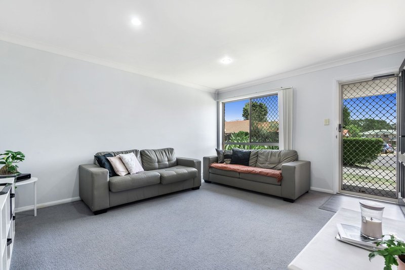 Photo - 29/27 Camille Crescent, Wynnum West QLD 4178 - Image 5