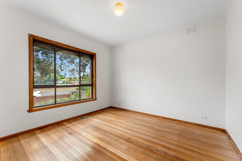 Photo - 293 Childs Road, Mill Park VIC 3082 - Image 7