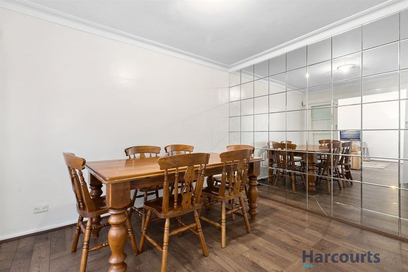 Photo - 293 Gallaghers Road, Glen Waverley VIC 3150 - Image 3