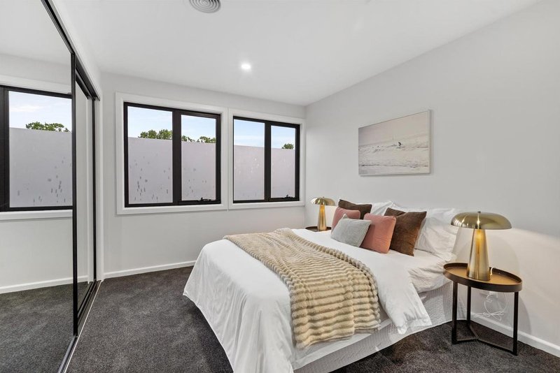 Photo - 2/93 Taylors Lane, Rowville VIC 3178 - Image 9