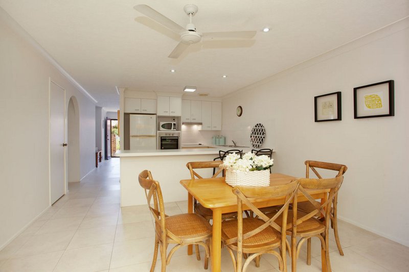 Photo - 2/93 Treeview Drive, Burleigh Waters QLD 4220 - Image 6