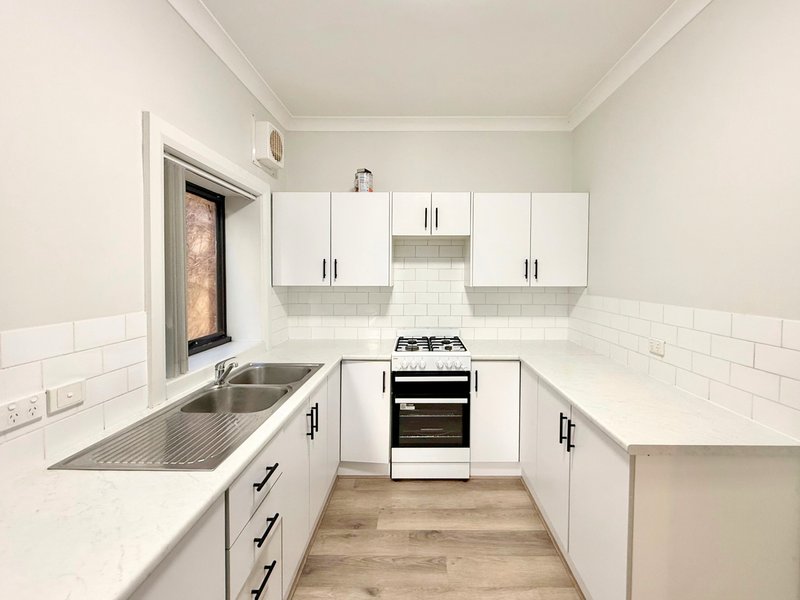 Photo - 2/93 Wolfe Street, Newcastle NSW 2300 - Image 2