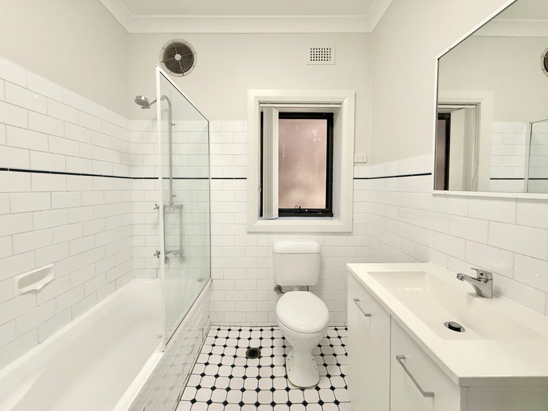 Photo - 2/93 Wolfe Street, Newcastle NSW 2300 - Image 8