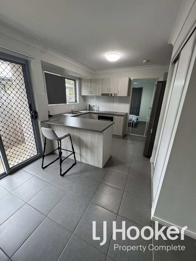 Photo - 2/93B First Avenue, Marsden QLD 4132 - Image 3