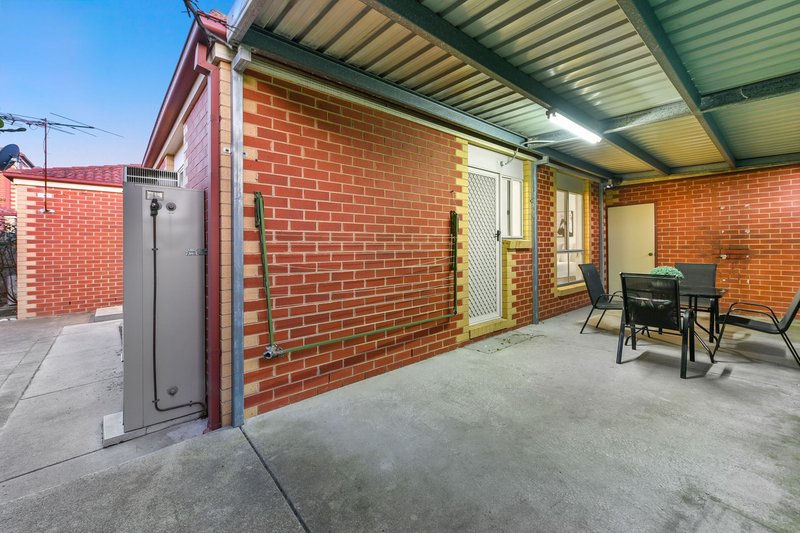 Photo - 2/94-96 Harold Road, Springvale South VIC 3172 - Image 9