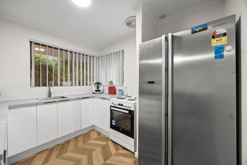 Photo - 2/94-96 Wendouree Road, Wilson WA 6107 - Image 8