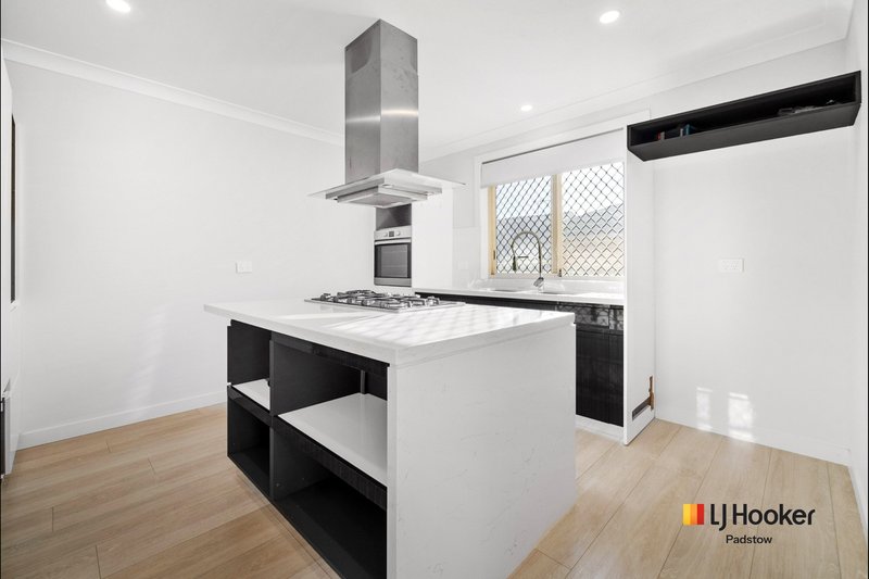 Photo - 2/94 Iberia Street, Padstow NSW 2211 - Image 3