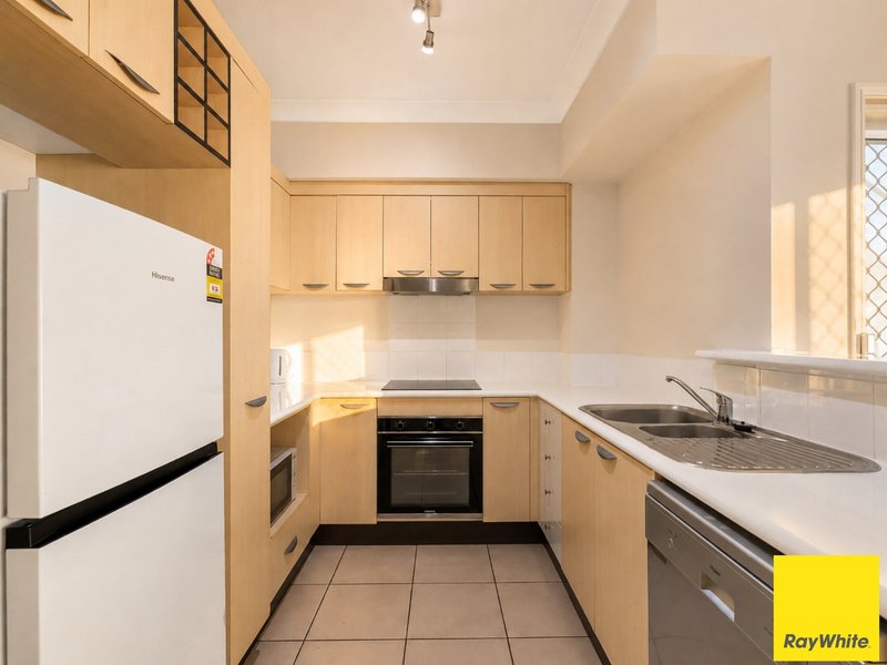 Photo - 29/44-50 Pease Street, Manoora QLD 4870 - Image 11