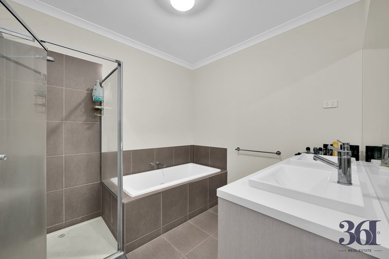 Photo - 29/5 Thomas Carr Drive, Tarneit VIC 3029 - Image 9