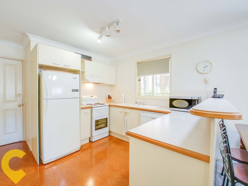 Photo - 2/95 Wallace Street, Chermside QLD 4032 - Image 2