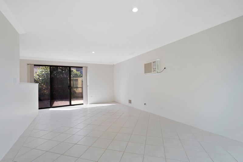 Photo - 2/96 Alexander Drive, Dianella WA 6059 - Image 8