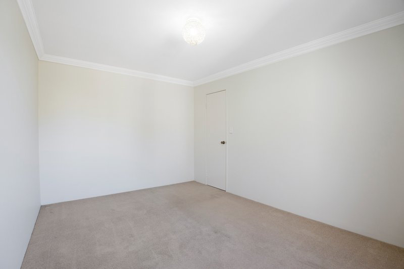 Photo - 2/96 Alexander Drive, Dianella WA 6059 - Image 13