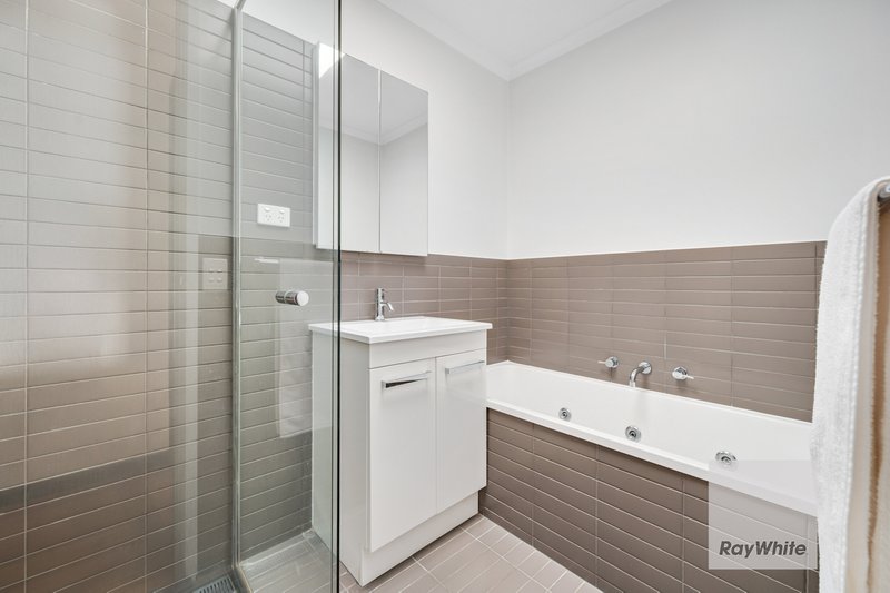 Photo - 296 Carrick Drive, Gladstone Park VIC 3043 - Image 12