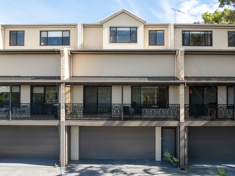 2/96 Parkes Street, Helensburgh NSW 2508