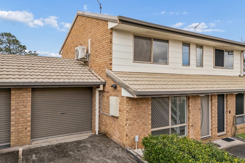 Photo - 2/96 Smith Road, Woodridge QLD 4114 - Image 1