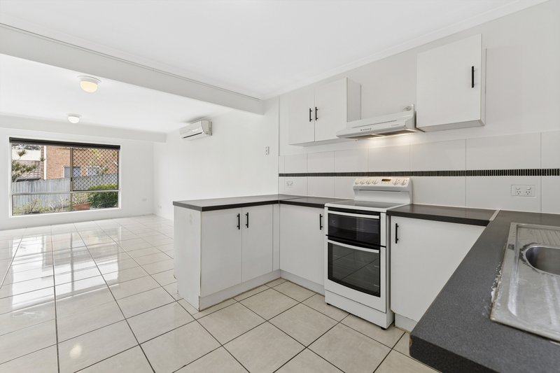 Photo - 2/96 Smith Road, Woodridge QLD 4114 - Image 6
