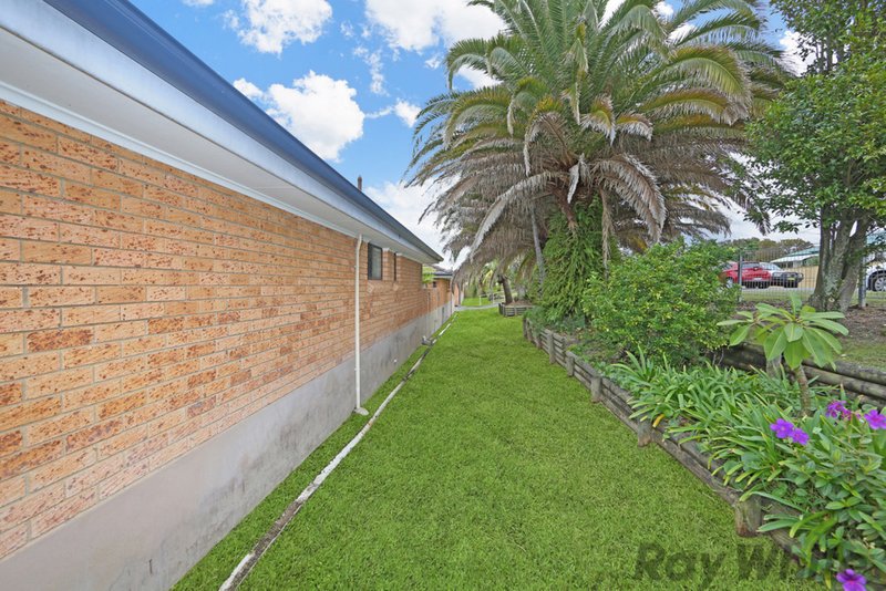 Photo - 2/96 Wallarah Road, Gorokan NSW 2263 - Image 5