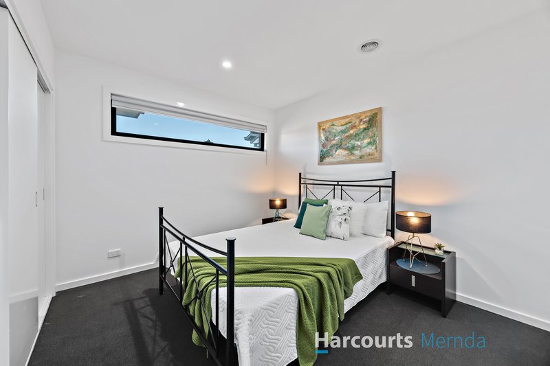 Photo - 2/96 Whitelaw Street, Reservoir VIC 3073 - Image 4