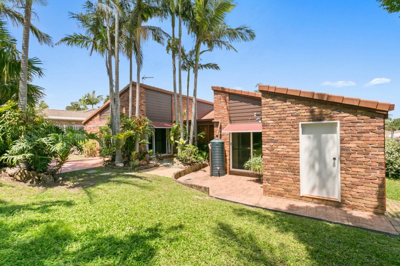 Photo - 297 Central Street, Arundel QLD 4214 - Image 3