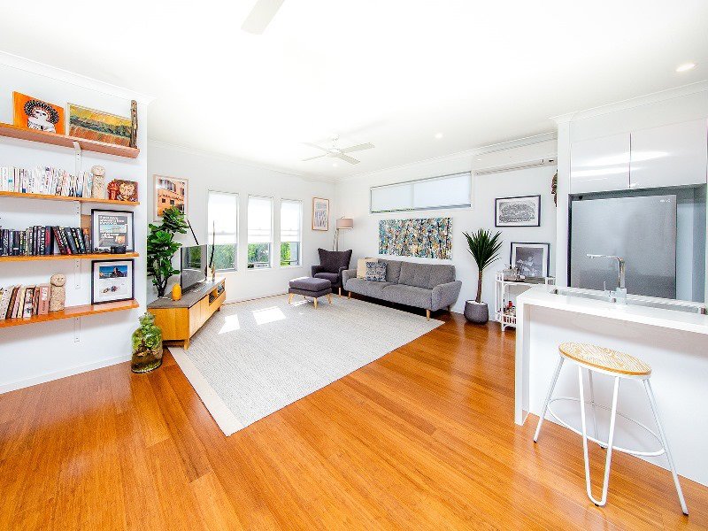 Photo - 2/97 Ison Street, Morningside QLD 4170 - Image 1