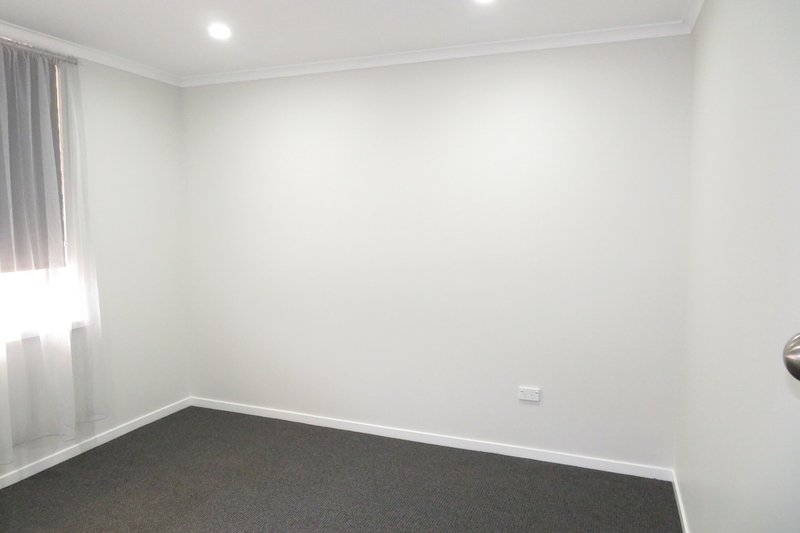 Photo - 2/98 Lambert Street, Bathurst NSW 2795 - Image 8