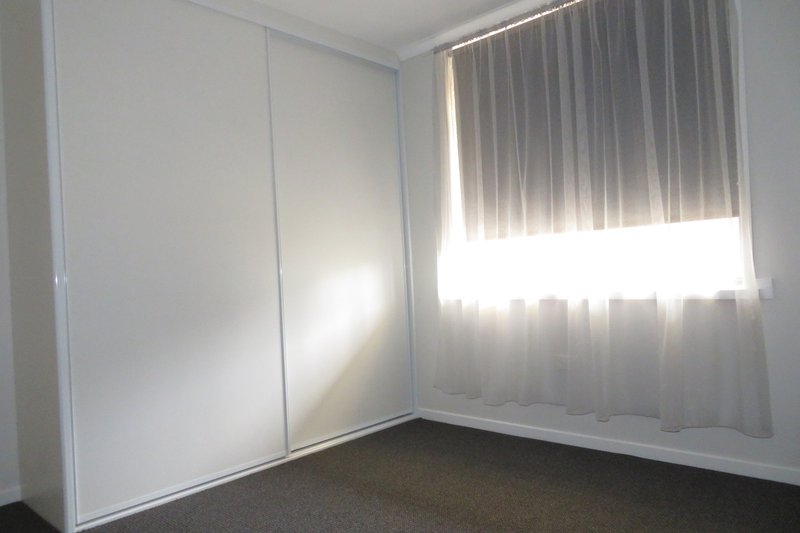 Photo - 2/98 Lambert Street, Bathurst NSW 2795 - Image 9