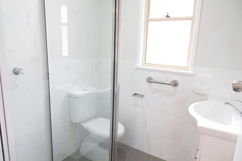 Photo - 2/98 Lambert Street, Bathurst NSW 2795 - Image 10