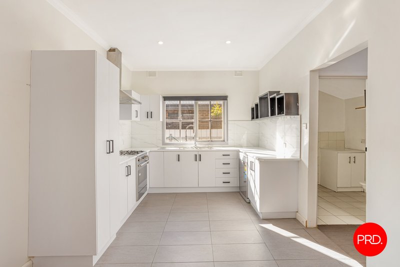 Photo - 298 Midland Highway, Epsom VIC 3551 - Image 7