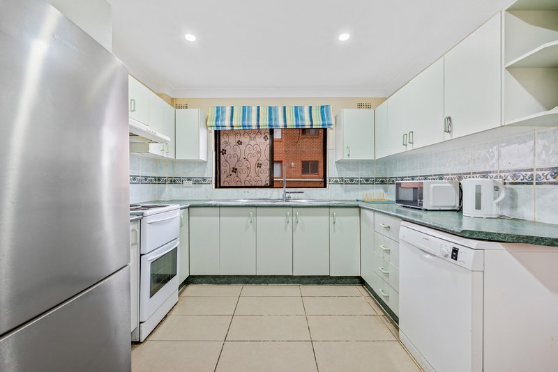 Photo - 2/98 Northumberland Road, Auburn NSW 2144 - Image 9